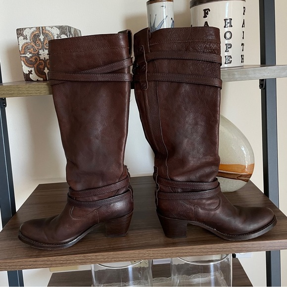 SOLD Women's Frye Jane Strappy Leather Riding Boots, Size 7 B - Picture 9 of 16